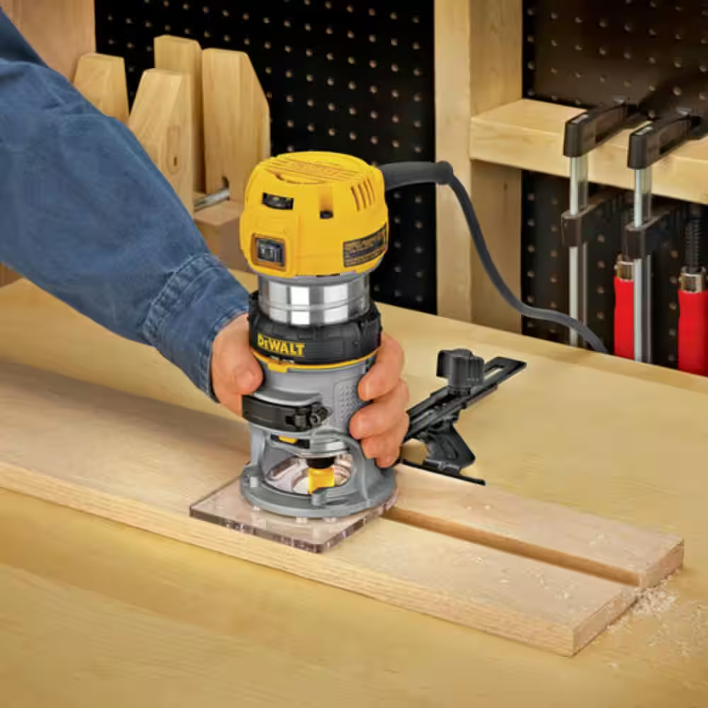 Dewalt Universal Edge Guide with Dust Collection