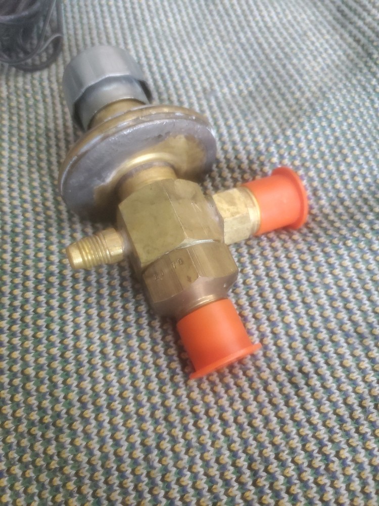 Eaton 235 Evaporator Pressure Regulating Valve