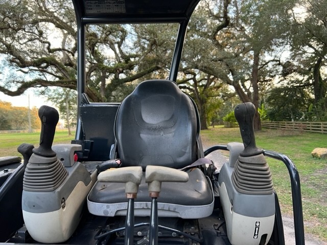 2012 JOHN DEERE 50D EXCAVATOR - PRE EMISSIONS DIESEL - ANGLE BLADE