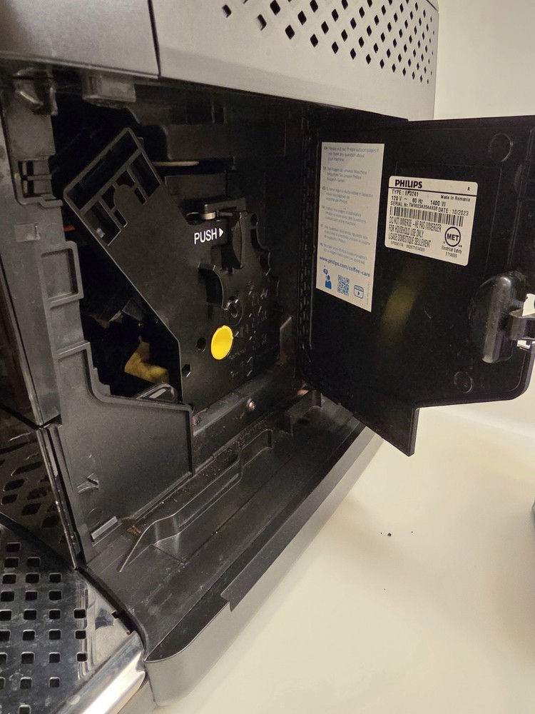 Philips EP3241 3200 Series LatteGo Fully Automatic Espresso Machine Black Bundle