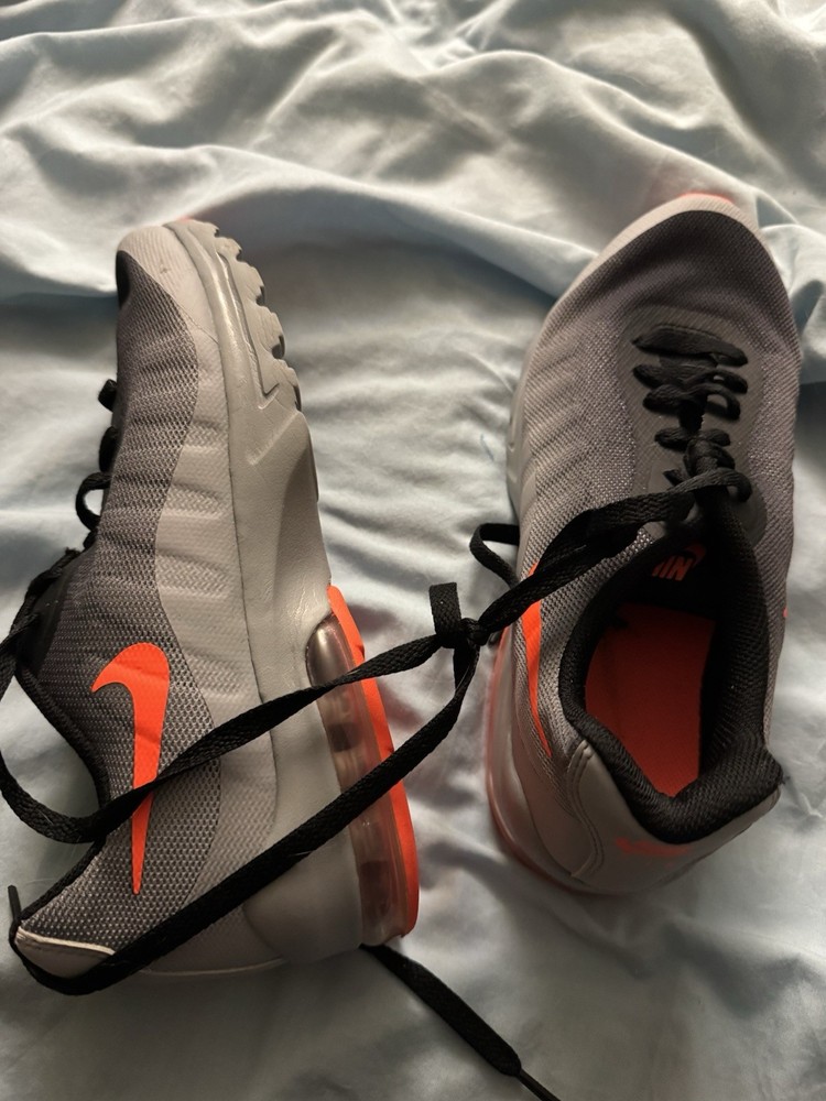 Nike 7y Sneakers