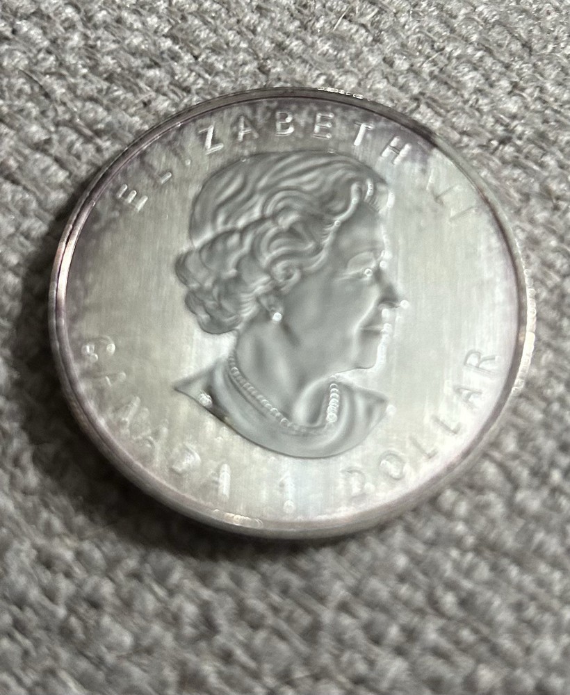 2006 CANADA SILVER $1 DOLLAR...SILVER WOLF
