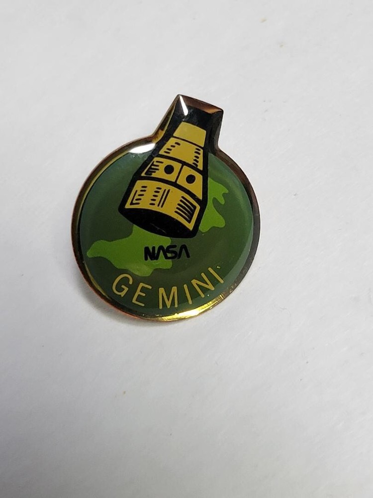 Nasa Space Shuttle Gemini Lapel Pin Measures approx 3/4"