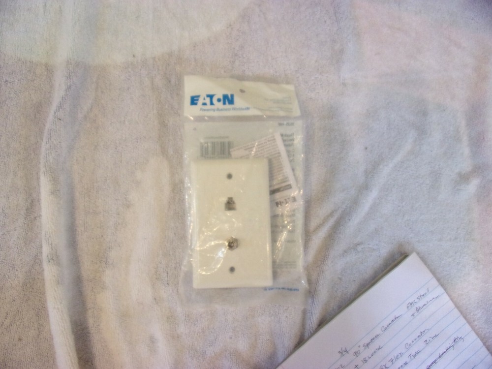 Eaton 3535 W  Flush mount Voice/Data and Video Jack