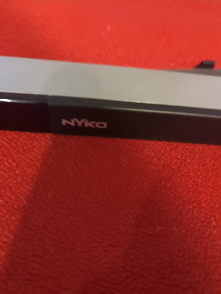 NYKO 87005-E14 Wireless Sensor Bar for Nintendo Wii Game Console