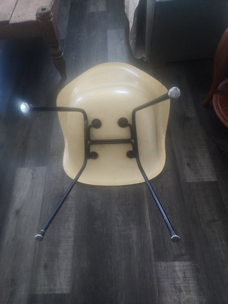 Hermes Miller by Eames