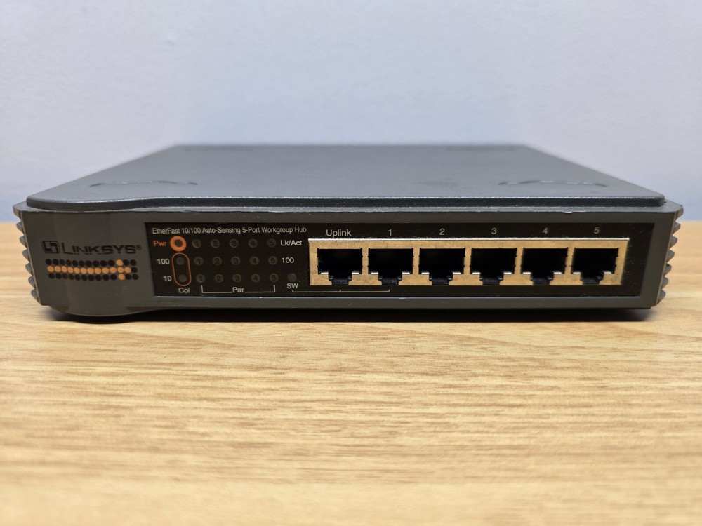 Linksys EtherFast EFAH05W 5-Ports External Hub USED No Power Adapter