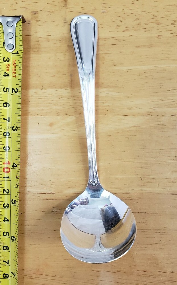 VINTAGE ONEIDA LTD SIMPLE NICE SILVERPLATED SAUCE LADLE