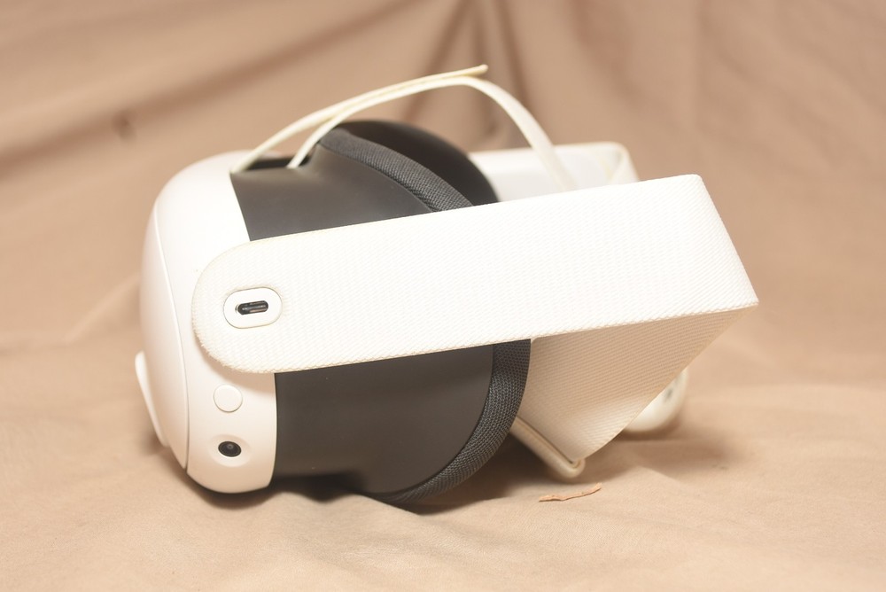 Meta Quest 3 128GB VR Virtual Reality Gaming Headset & Controllers!!