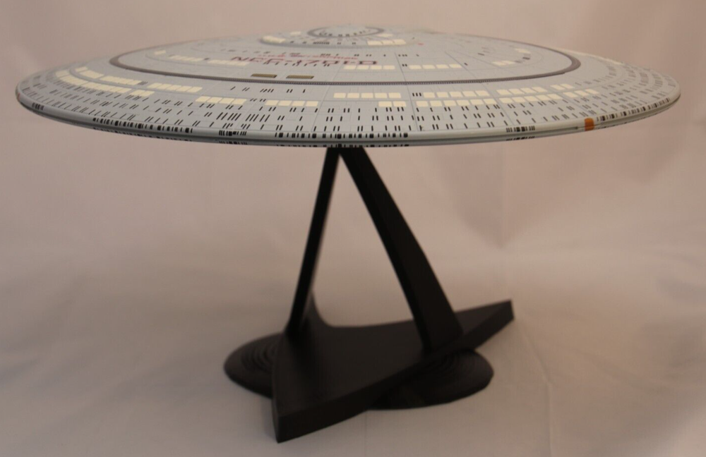 Diamond Select Star Trek USS Enterprise-D Dual Display Stand