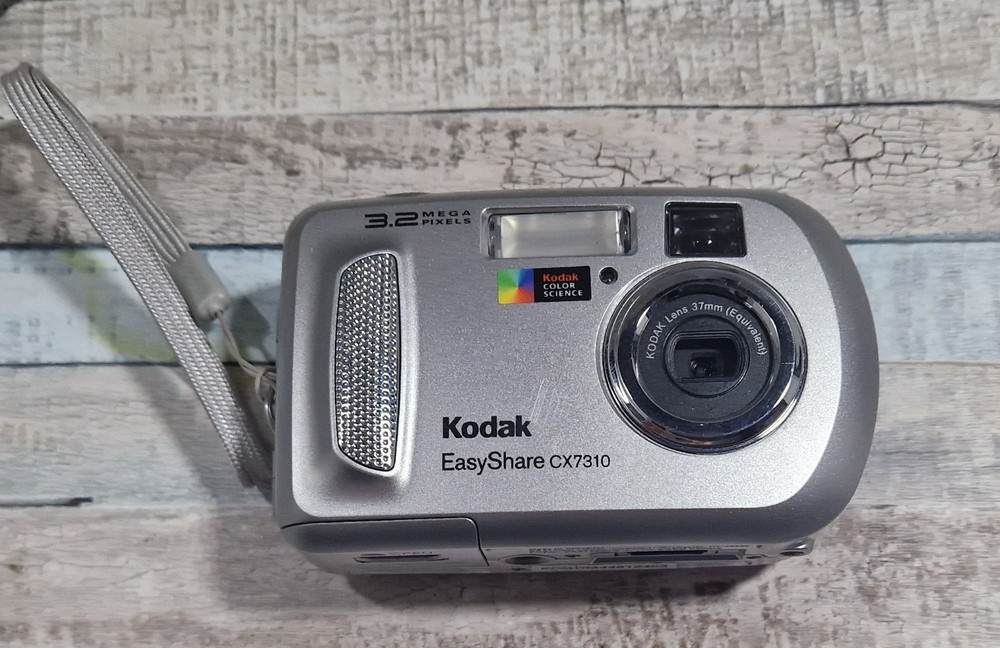 Kodak EasyShare CX7310 Digital Camera 3.2 Mega Pixel Silver tested & working