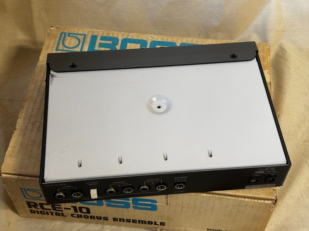 BOSS RCE-10 Digital Chorus Ensemble Vintage micro rack w/ box