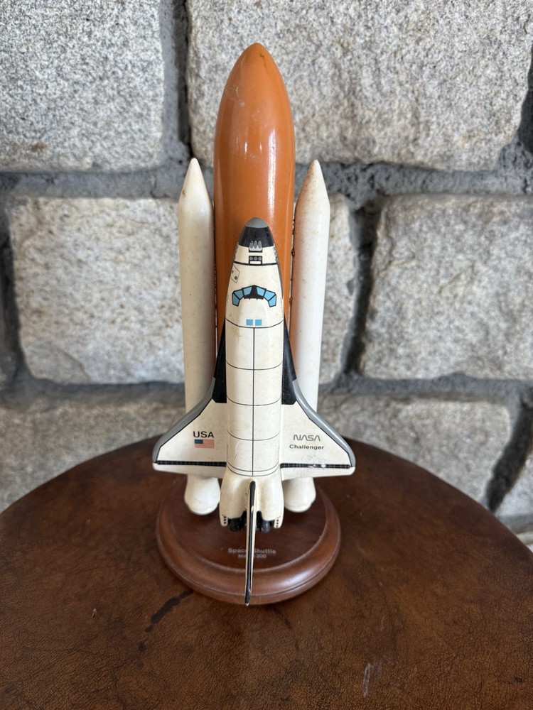 NASA Space Shuttle, SPACE, Astronaut Challenger Items