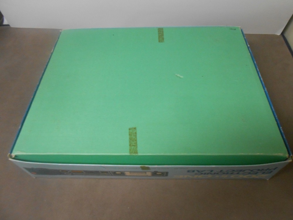 Vintage Science Fair 200 in One Electronic Project Lab - Untested please read