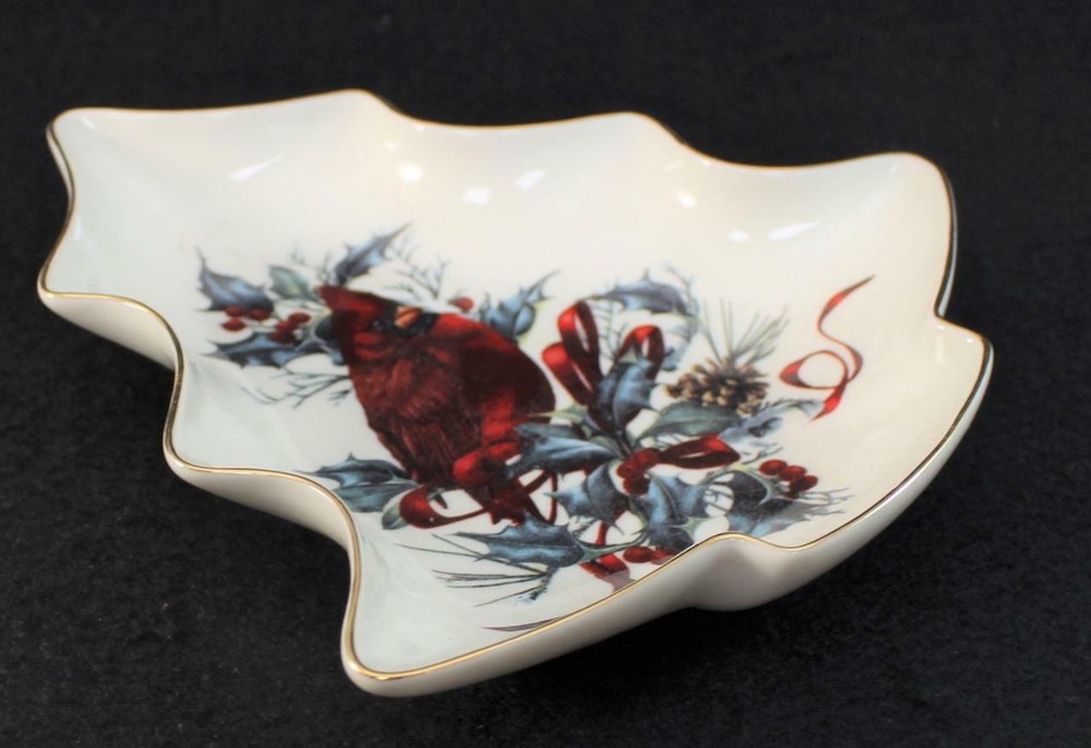 Lenox China WINTER GREETINGS Medium Tree Shaped Dish GREAT CONDITION