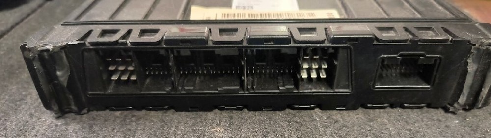PETERBILT Q21-1126-500-500 VECU 12V CAB CONTROL MODULETHIS PART IS PROGRAMMAB