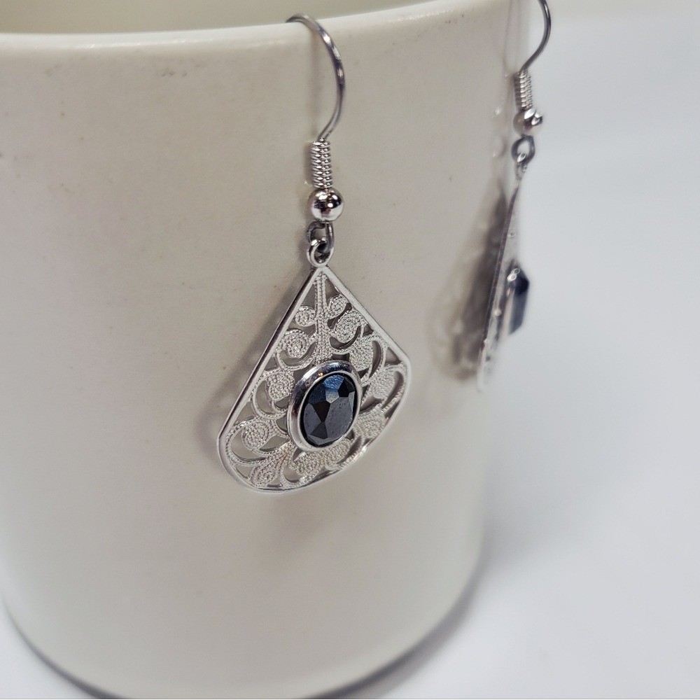 Silver Filigree Teardrop Dangle Earrings W Stone Boho Chic Pierced