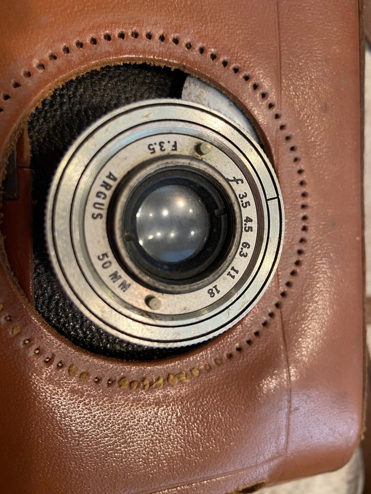 ARGUS camera vtg With Leather Case not tested