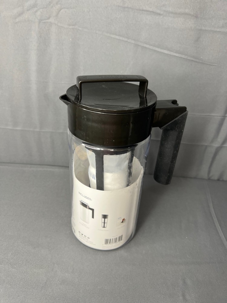 Takeya Cold Brew Coffee Maker with Black Lid Airtight Pitcher NWT