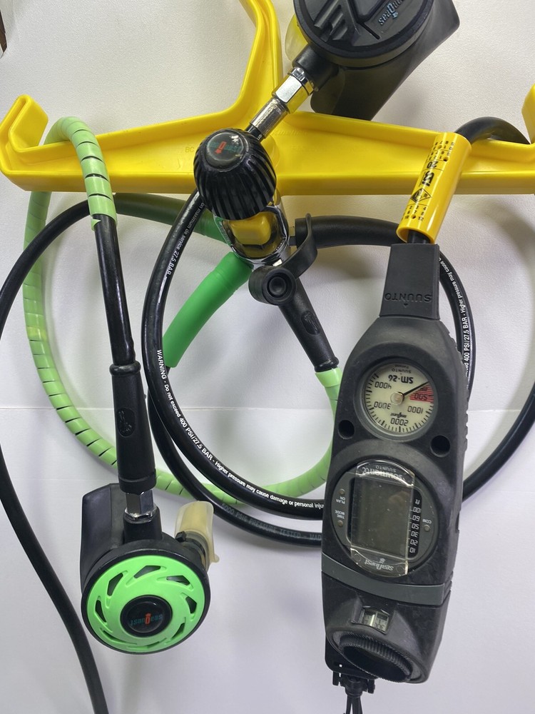 SeaQuest Mirage Scuba Dive Octopus Regulator Suunto Compute & Compass