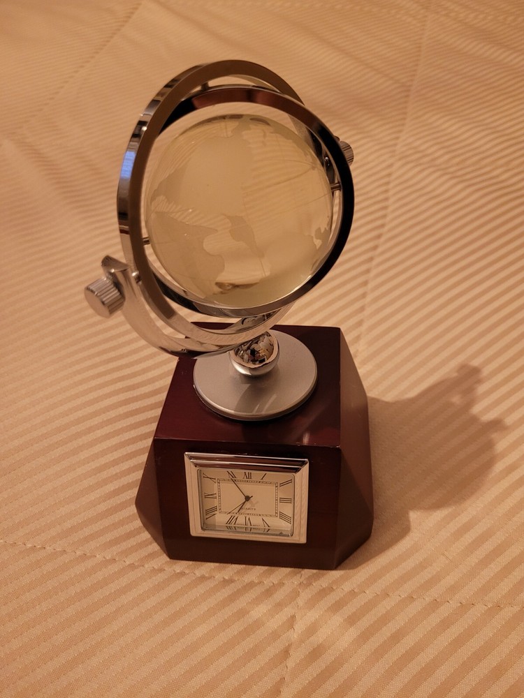 CRYSTAL GLOBE WITH ANALOG CLOCK IN WOOD BASE