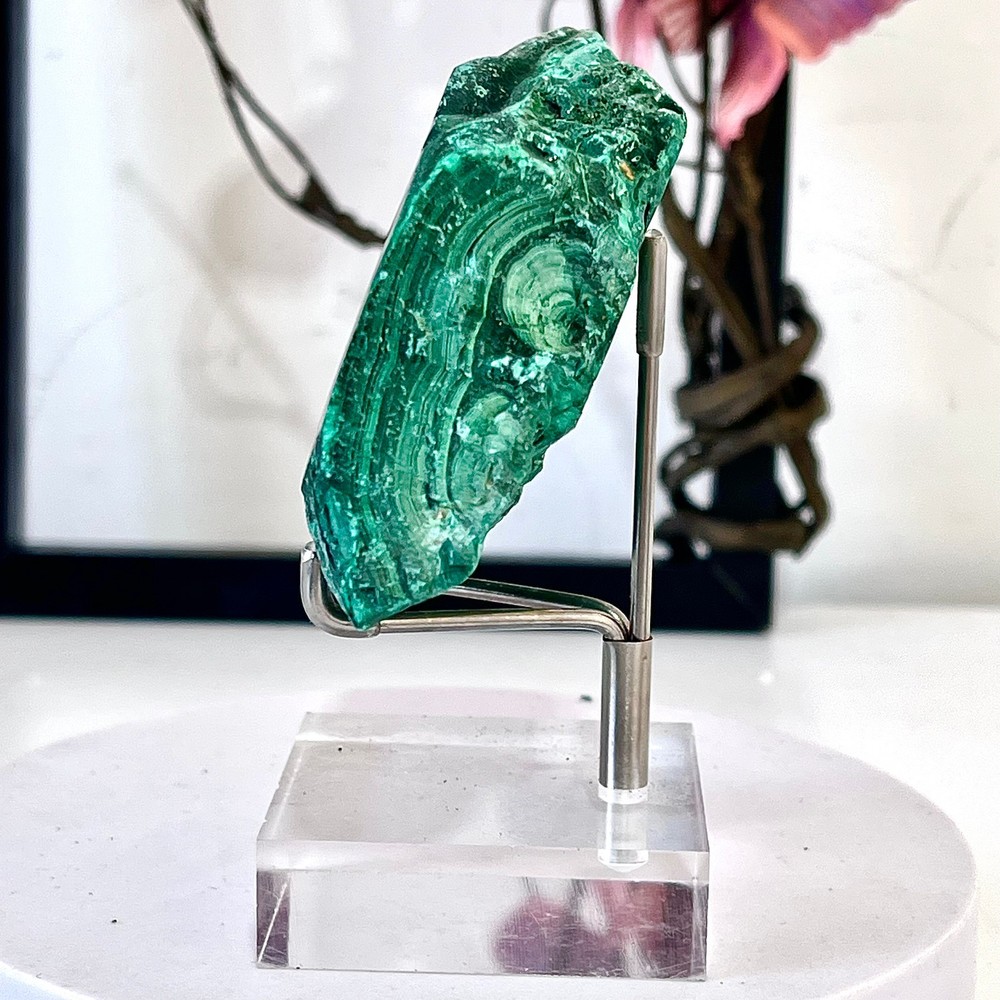 413G Green Malachite Coarse Mineral Sample