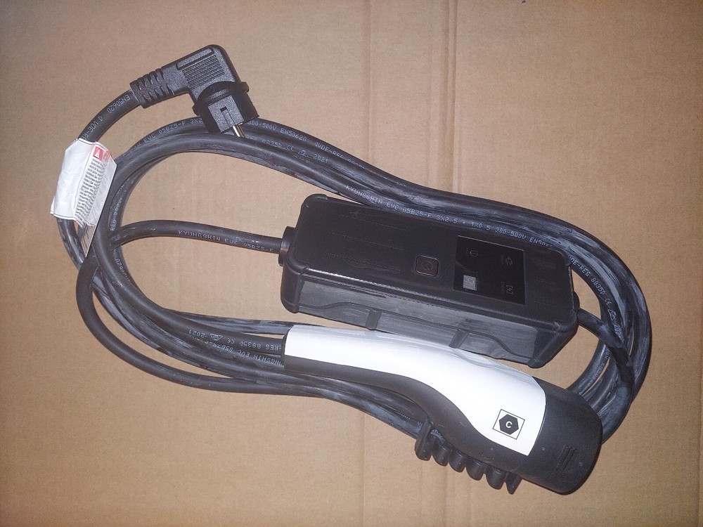 Original KIA Portable EV Charger (Type 2-Schuko)