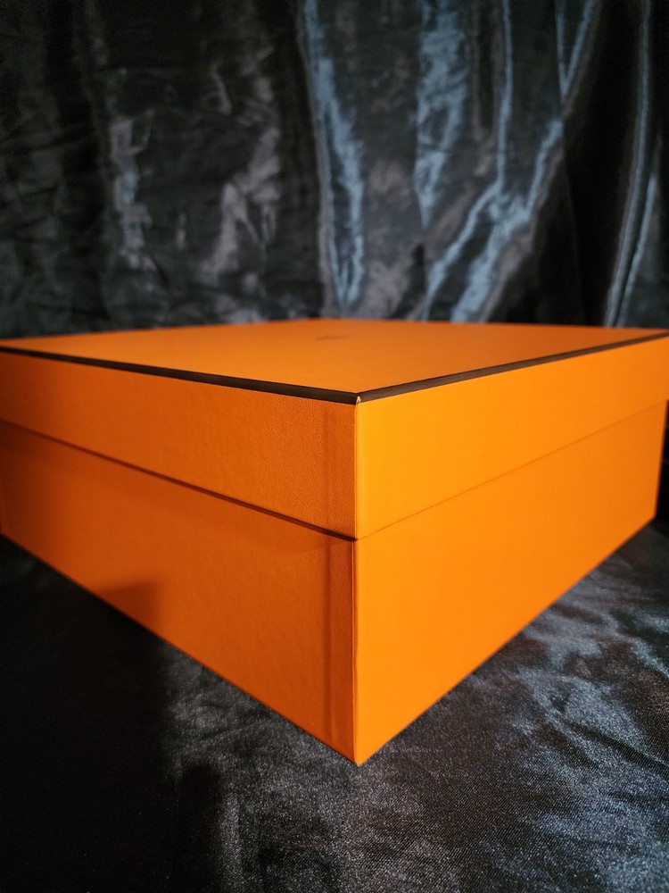 Authentic HERMES Empty Box 14x14x5.5" Number 081 With Booklet
