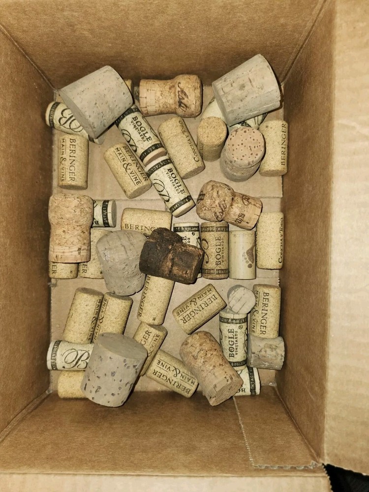 (F7) --- Lot 180 Used Wine Corks