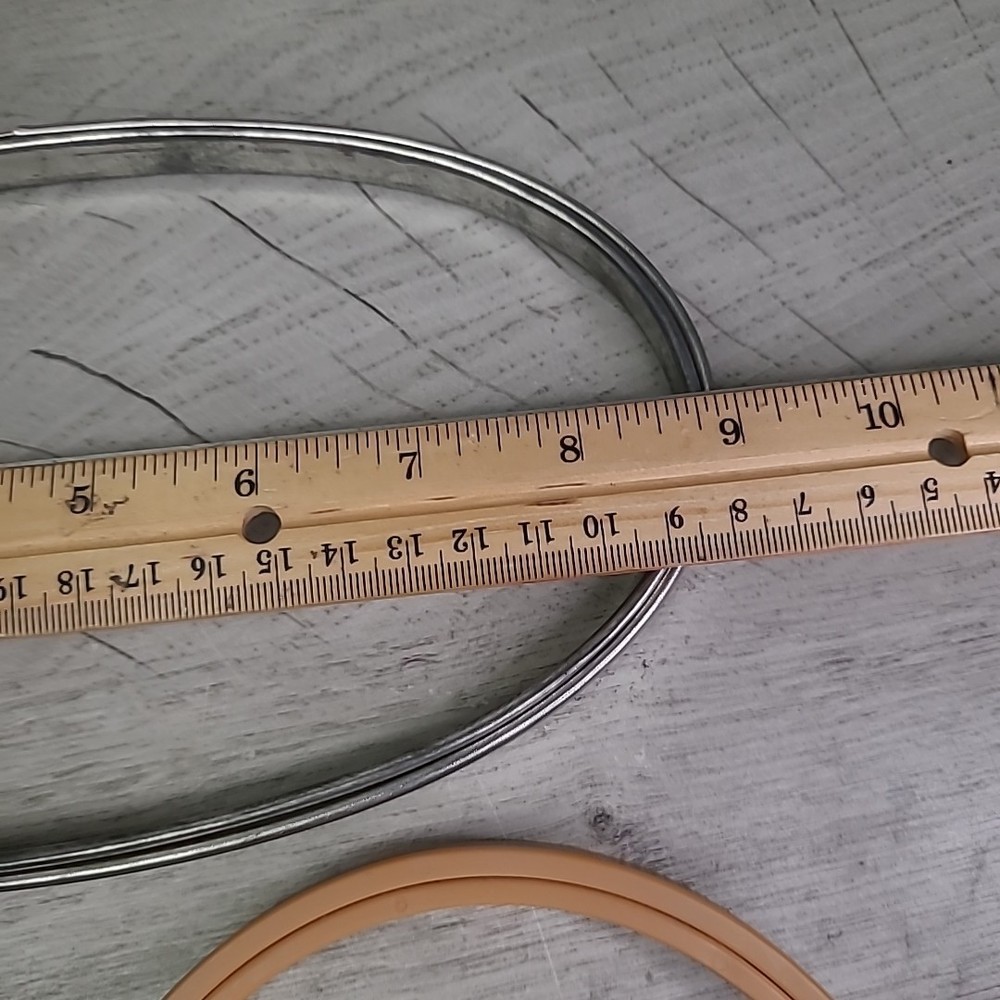 Susan Bates Peg-It Knitting Counter & Assorted Hoops Plastic Metal
