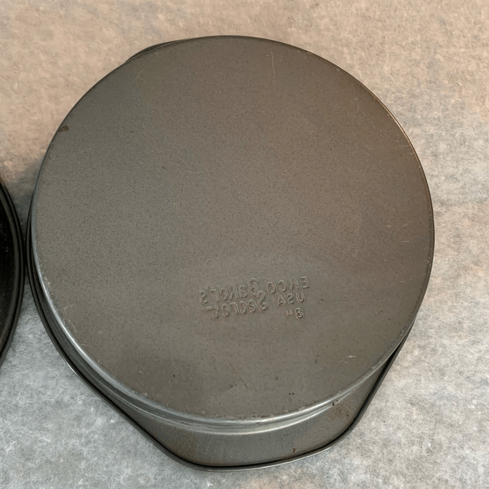 2 Ekco USA Baker’s Secret M95 8” Pans