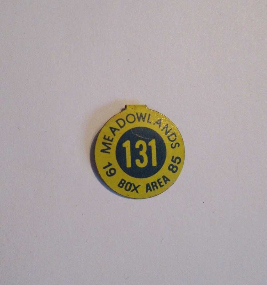1985 MEADOWLANDS BOX AREA 131 LAPEL BUTTON - WORN BY USER
