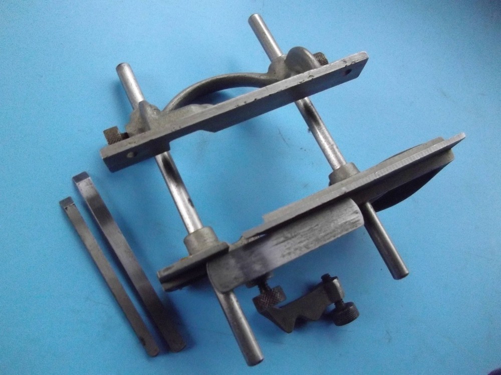Record 043 Plough Plane Woodworking Tool -2 Irons- Good Condition.