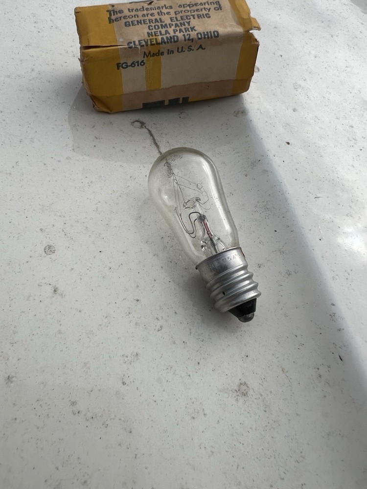 Vintage GE Lightbulb FG-616
