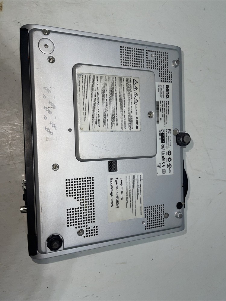 Benq PB7100 DLP Projector Read Description