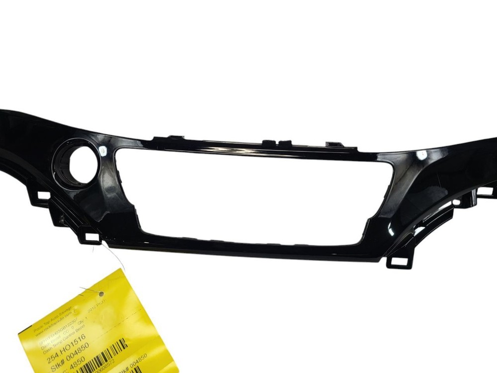 PILOT 2016 Dash Bezel 608572