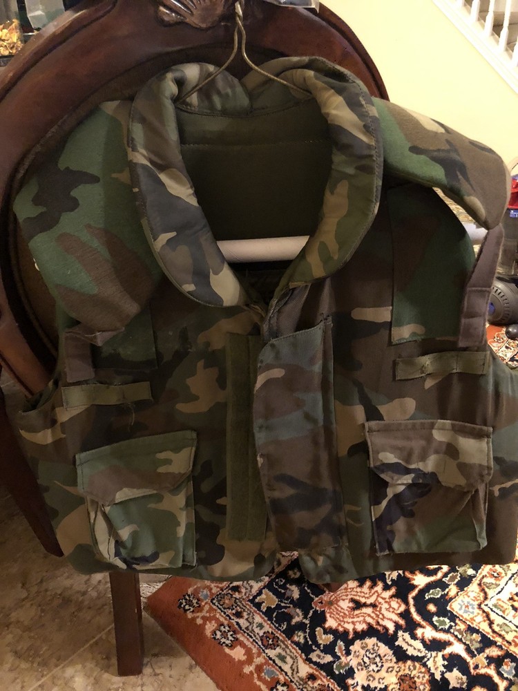 Body Armor Fragmentation Protective Vest X Large size Excellent Condition