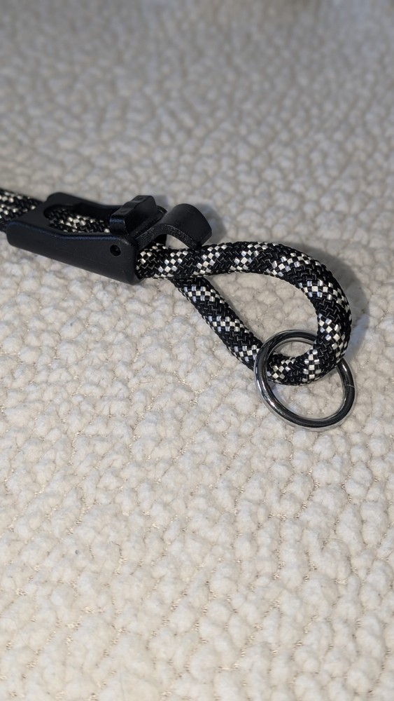 Dog Halter Great For Training Stops Pulling 14-19 Inch Neck Size Medium
