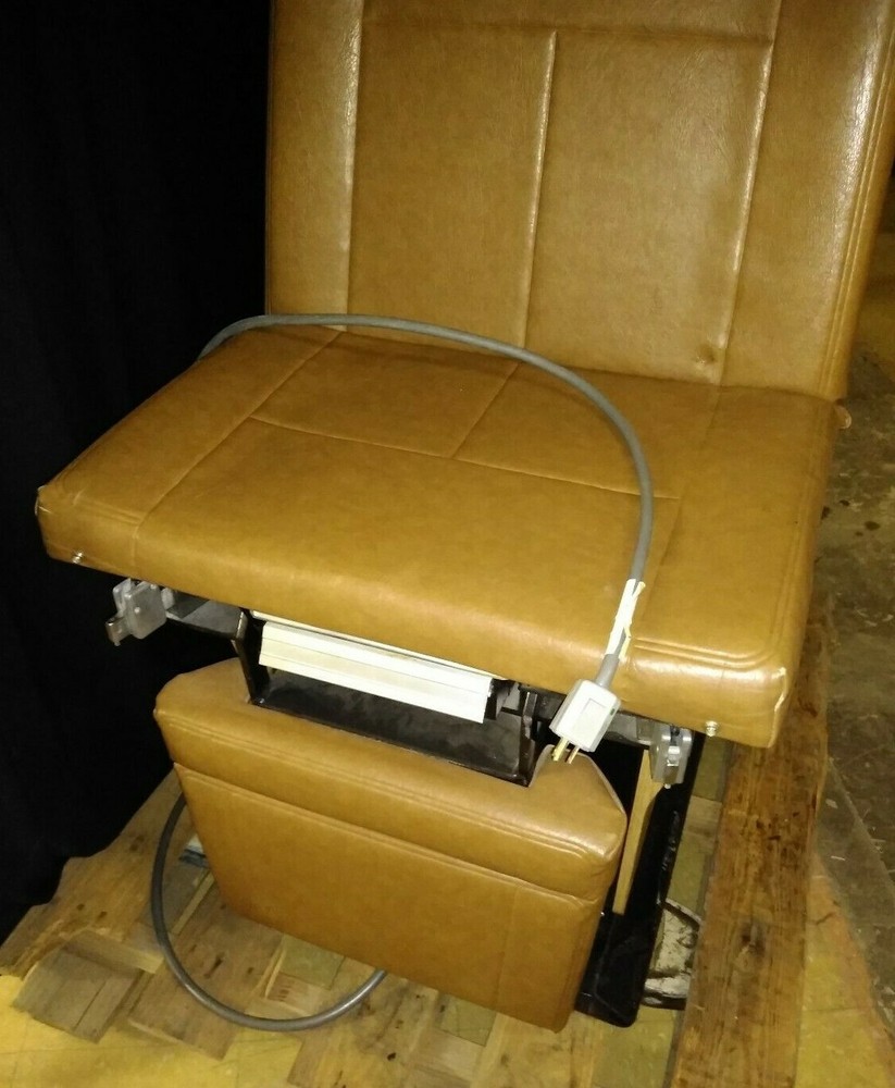 RITTER 111 POWER MEDICAL EXAM TABLE - WORKING, SEE DESCRIPTION