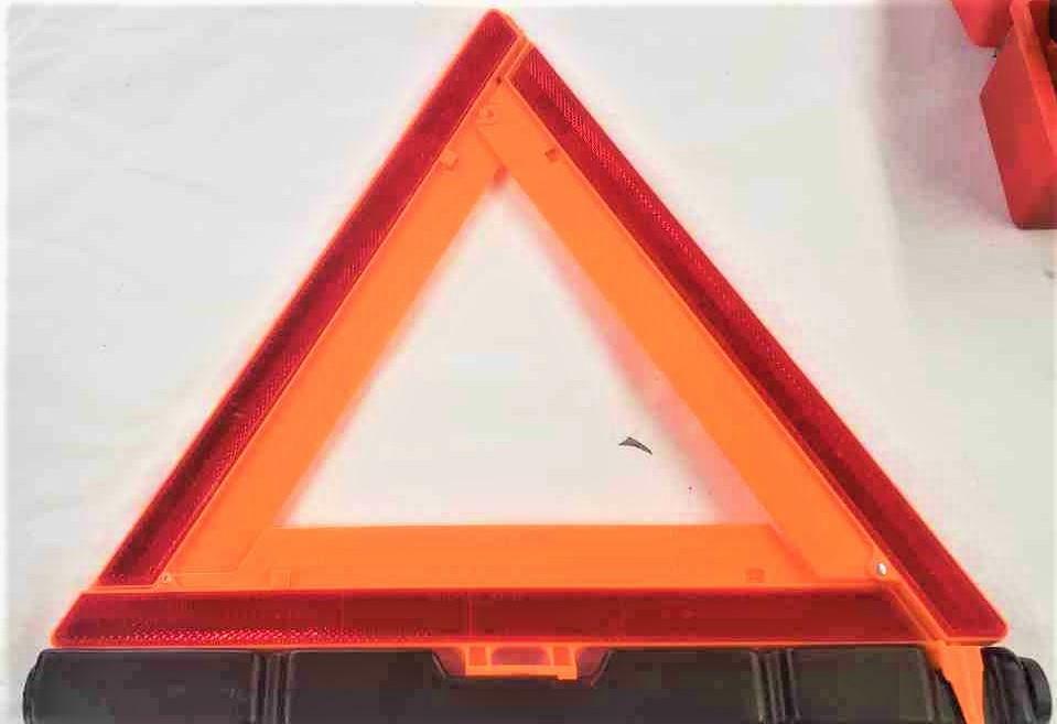 EMERGENCY REFLECTIVE CONES