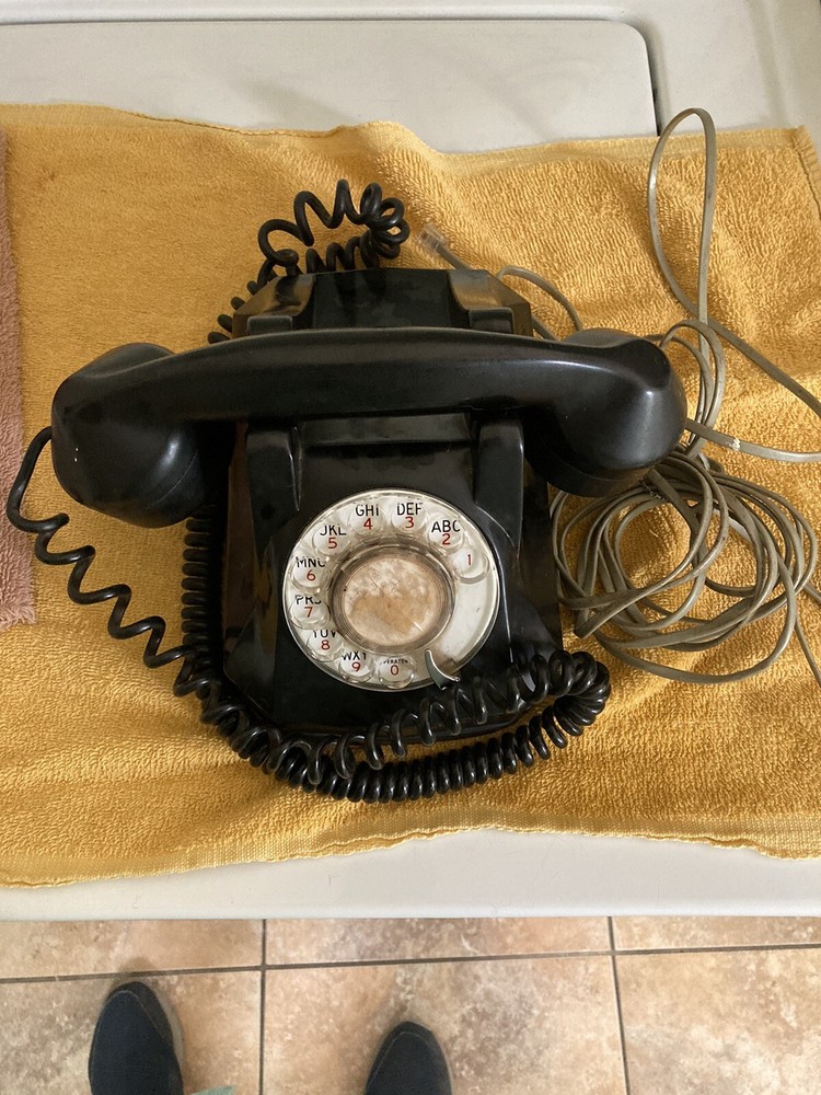 Antique automatic electric monophone L 4123 E66 Bakelite