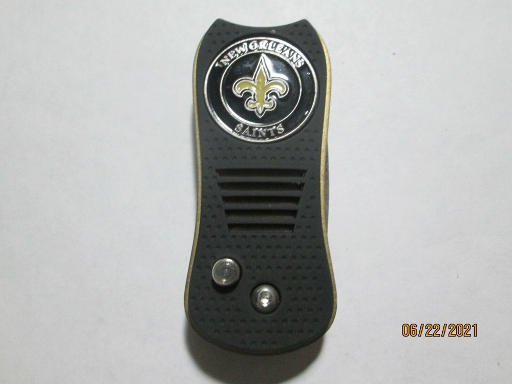 New Orleans Saints 2 Sided Golf Ball Marker w/Switchfix Switchblade Divot Tool