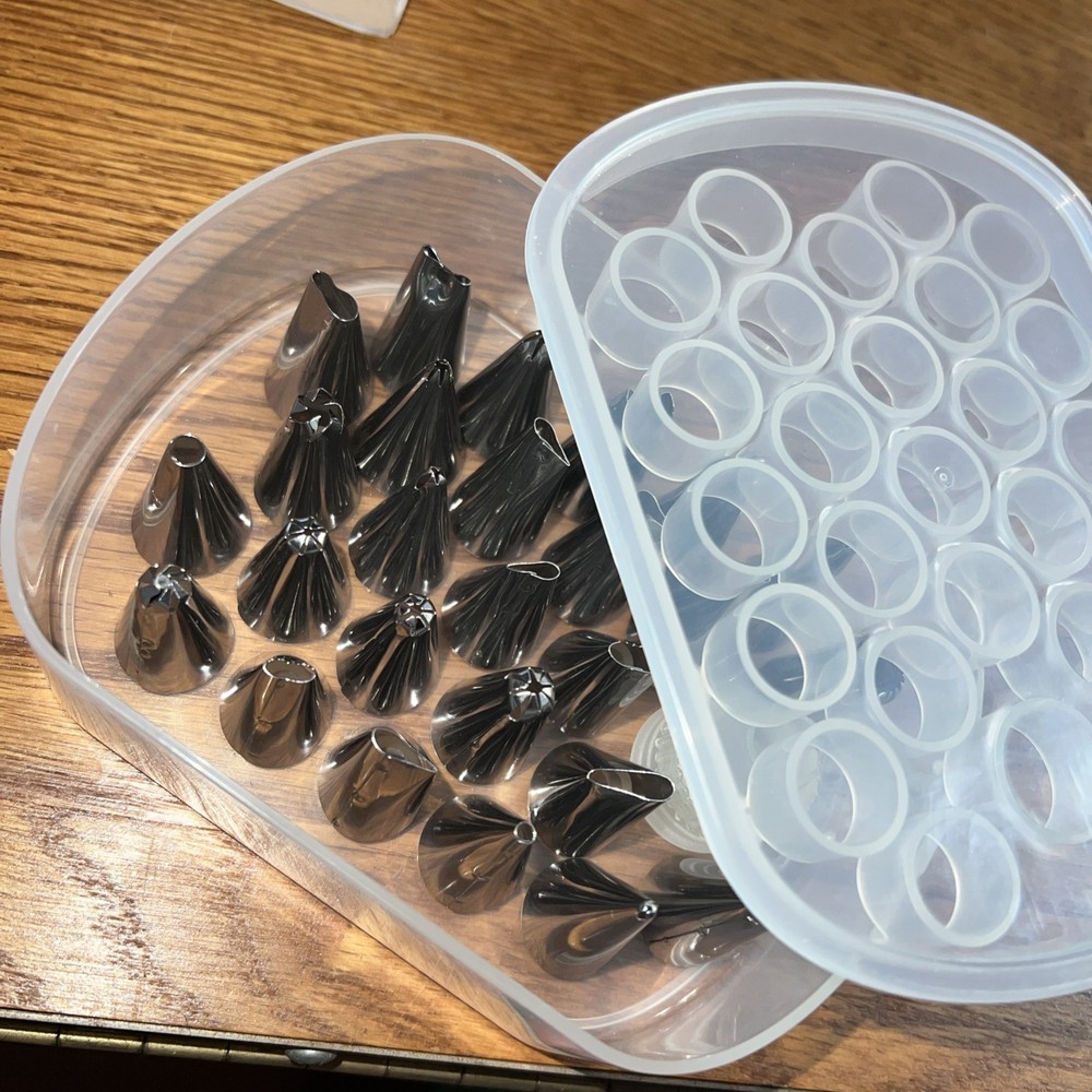 Nordic Ware International Decorating Tip Set