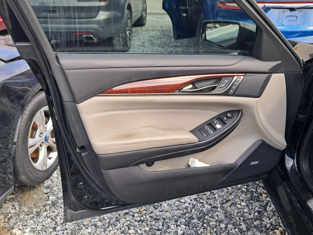 CTS 2019 Glove Box 4802630