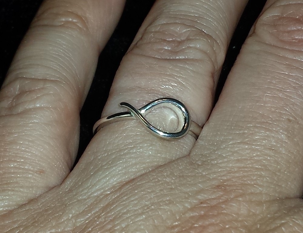 Sterling Silver Open Loop Ring by AVON Size 7