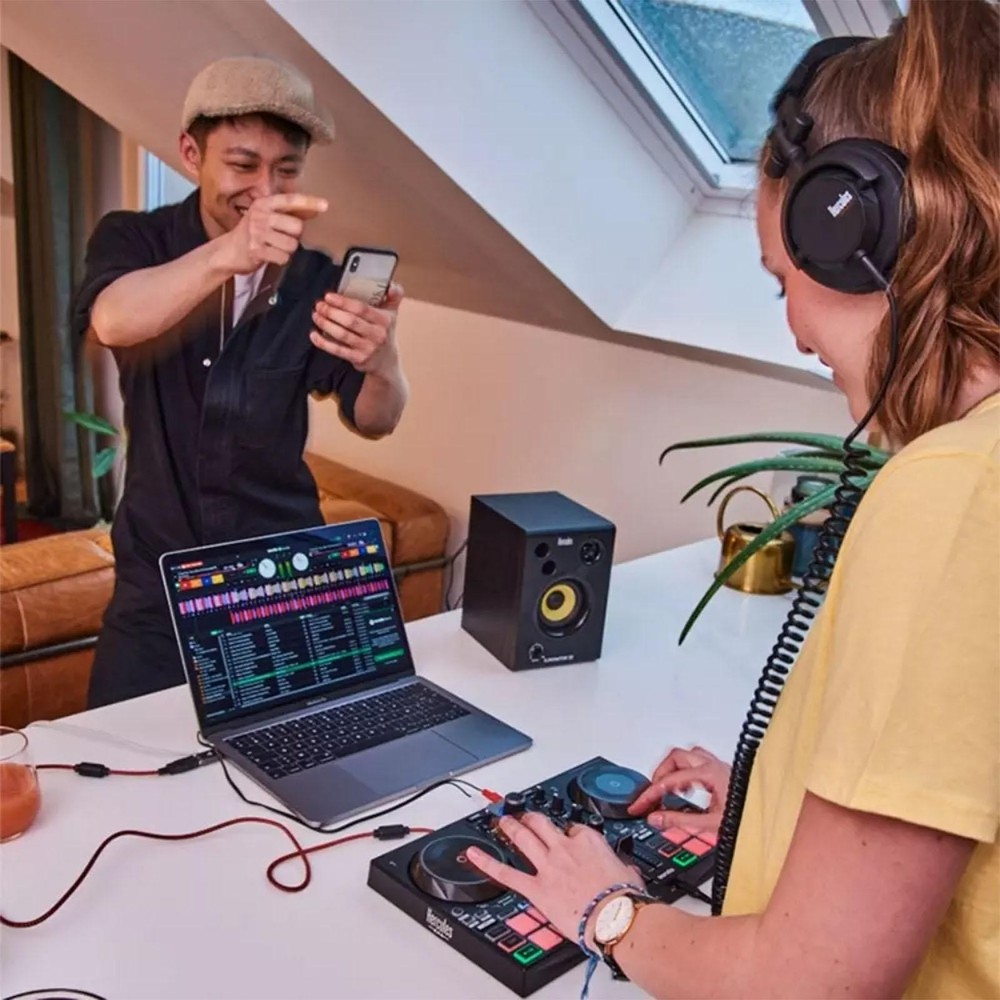 Hercules DJLearning Kit MK2 with DJ Controller, Monitors & Stands