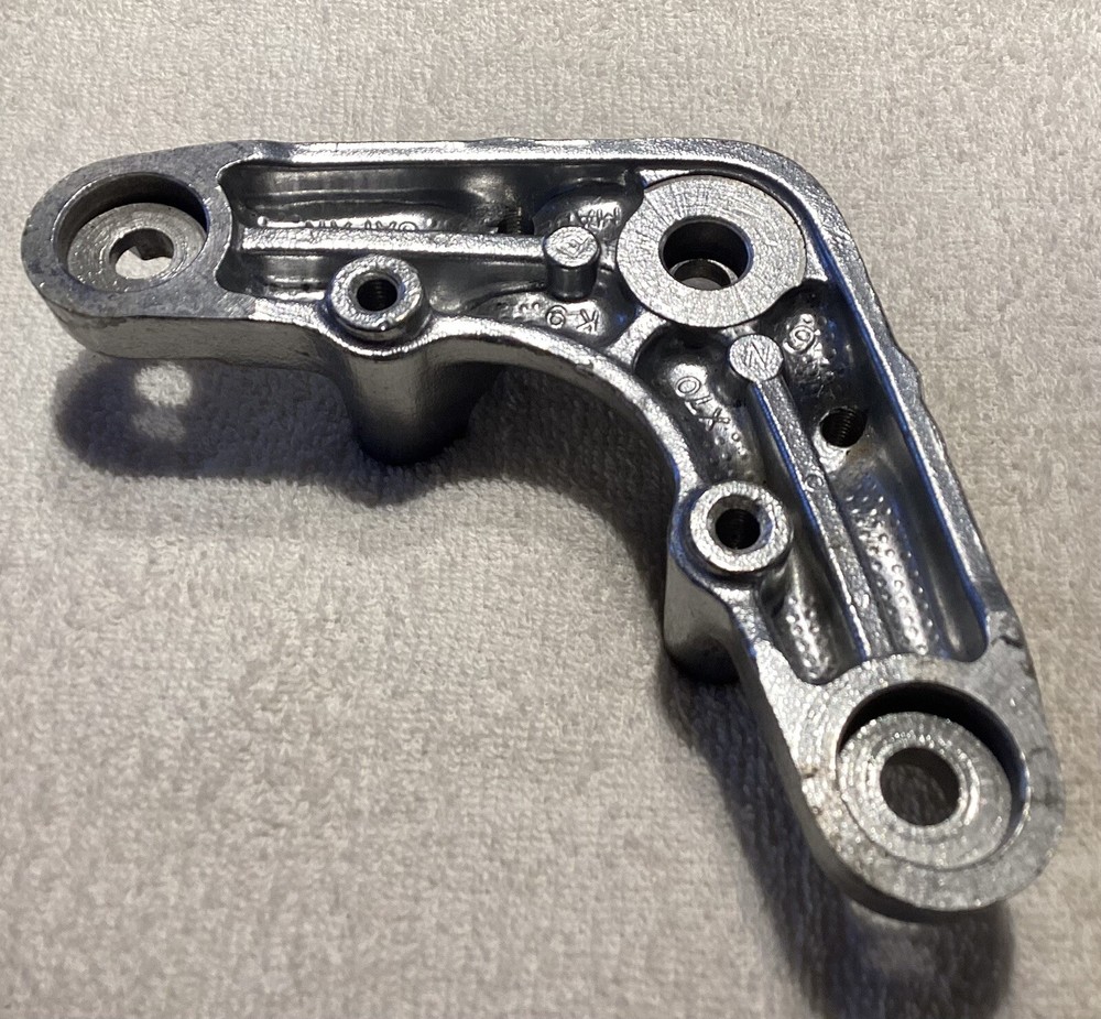 Suzuki AP50 Top Yoke