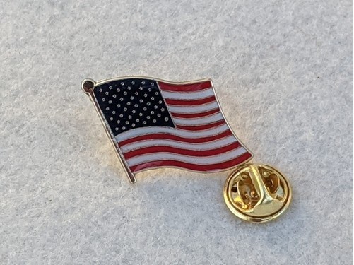 US Flag Lapel Pin/Badge