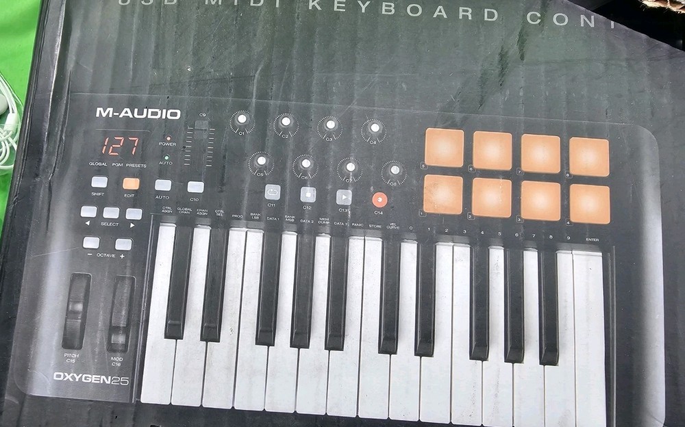 M-Audio Oxygen 25 Keyboard Controller USB Without power supply