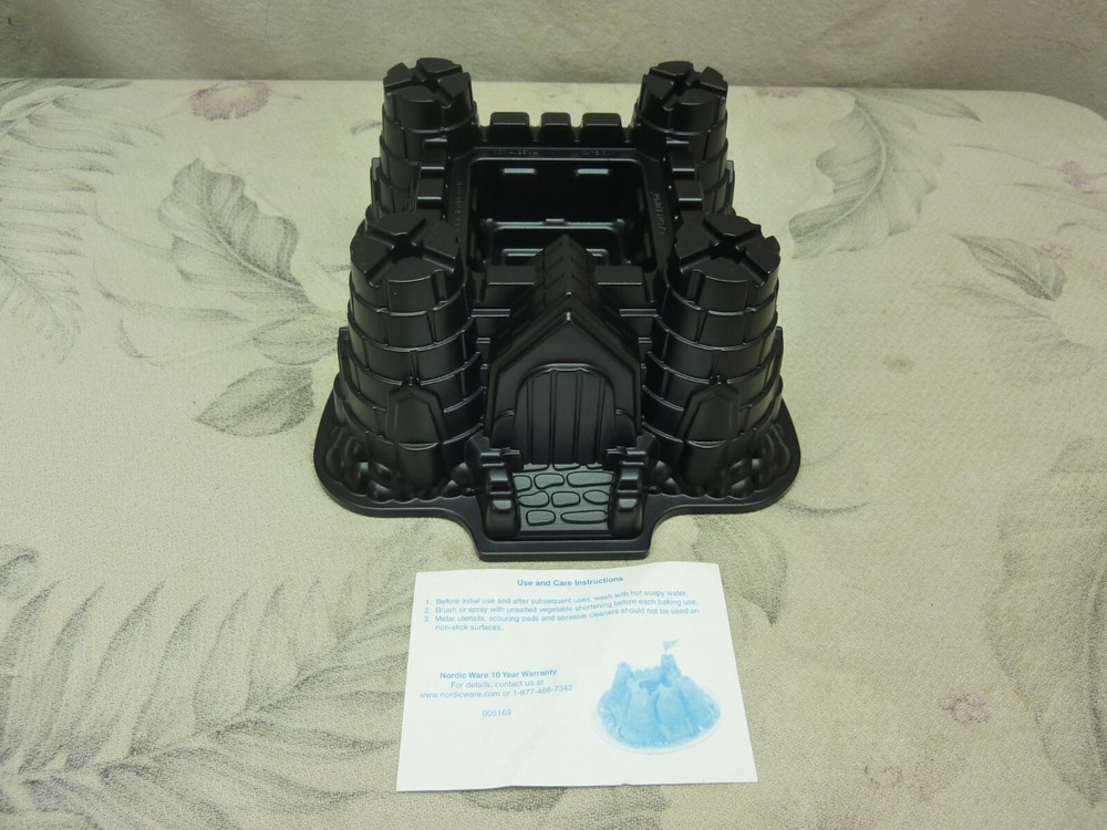 Nordic Ware Castle Bundt 10 Cup Cake Pan